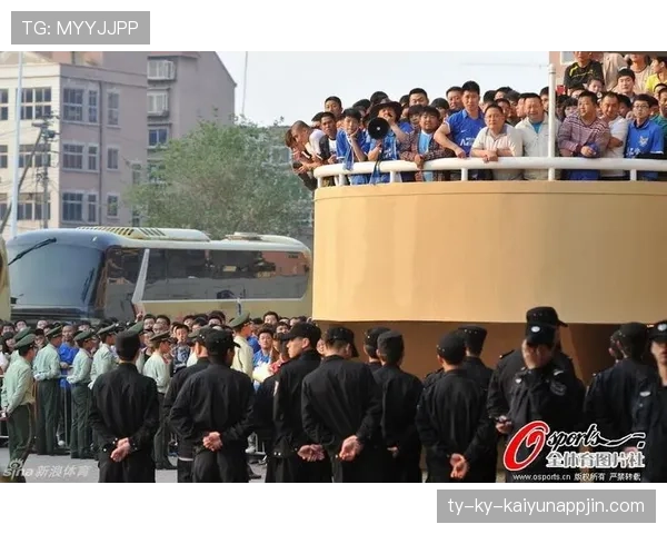 场外未经许可入场判罚规则，裁判如何界定责任主体？