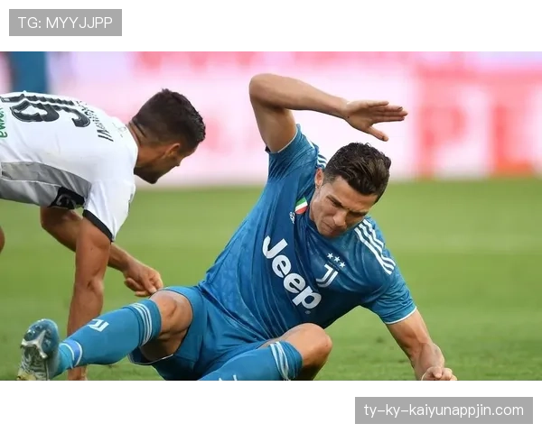 终场哨判罚要点：裁判以哨响前球是否完全越过球门线判定进球